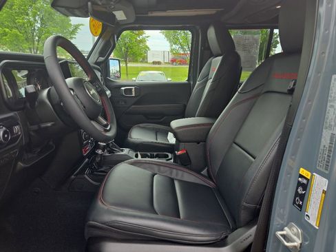 Used 2024 Jeep Wrangler Unlimited Rubicon AWD/4WD image 20