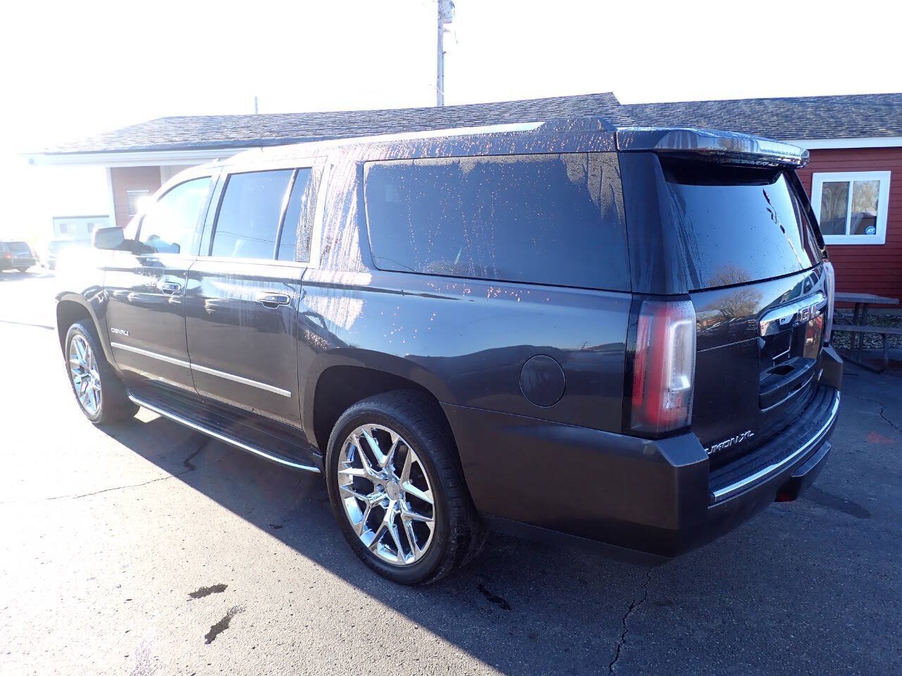 Used 2018 GMC Yukon XL Denali w/ Open Road Package AWD/4WD image 4