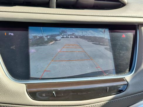 Used 2017 Cadillac XT5 Luxury FWD image 10