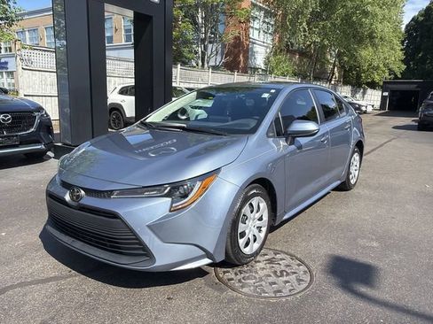 Used 2024 Toyota Corolla LE FWD image 4