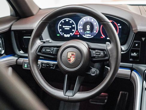 Used 2025 Porsche Panamera 4S image 19