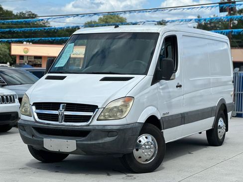 Used 2008 Dodge Sprinter 2500 RWD image 3