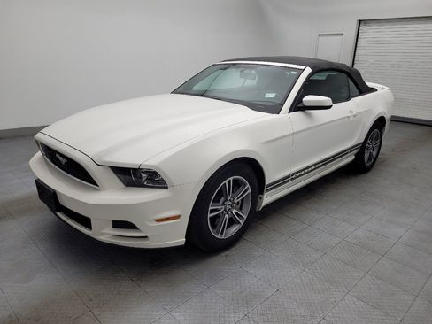 Used 2013 Ford Mustang Premium image 2