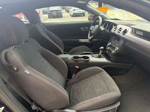Certified 2017 Ford Mustang Coupe RWD image 26