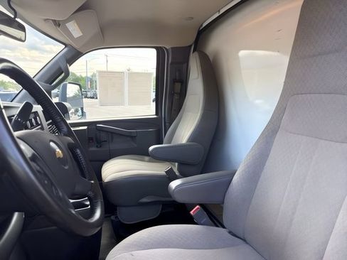Used 2021 Chevrolet Express 4500 w/ Power Convenience Package RWD image 15