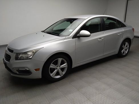 Used 2015 Chevrolet Cruze LT FWD image 2