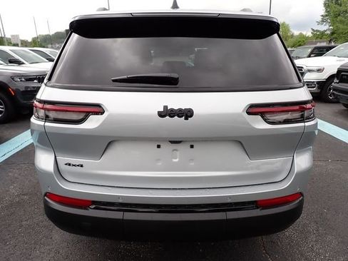 New 2025 Jeep Grand Cherokee L Altitude AWD/4WD image 3