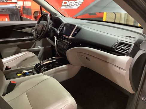 Used 2017 Honda Pilot Elite image 7