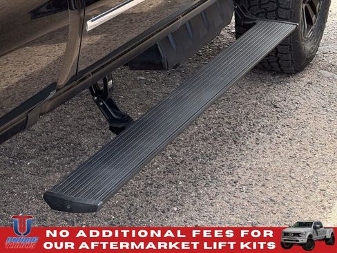 Used 2018 GMC Sierra 2500 Denali w/ Duramax Plus Package AWD/4WD image 12