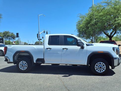 Used 2024 GMC Sierra 2500 Pro w/ Convenience Package AWD/4WD image 4