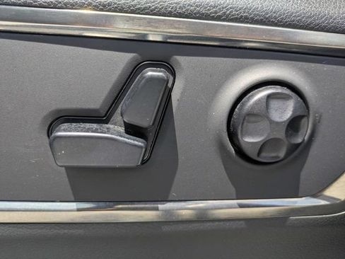 Used 2020 RAM 1500 Limited w/ Black Appearance Package AWD/4WD image 20