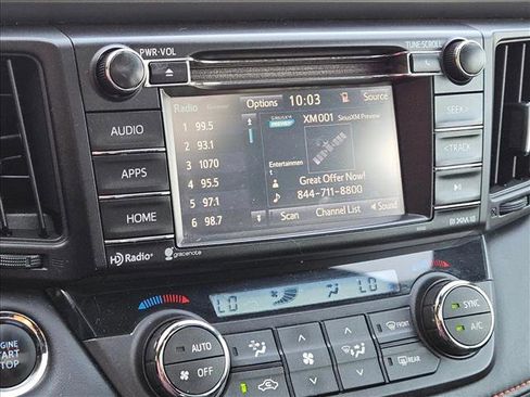 Used 2017 Toyota RAV4 SE image 13