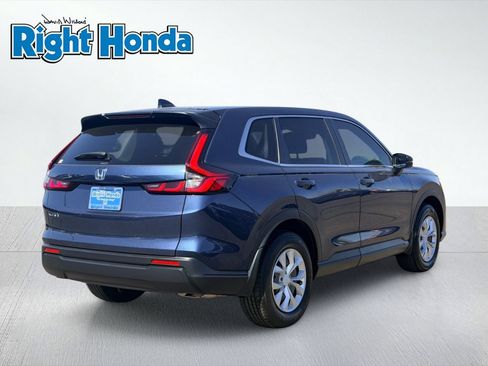 Used 2025 Honda CR-V LX image 8