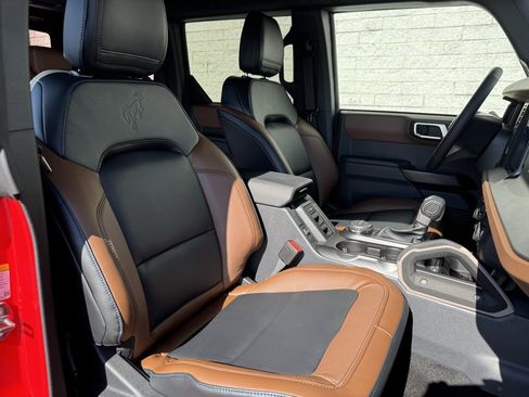 New 2024 Ford Bronco Outer Banks w/ Sasquatch Package image 17