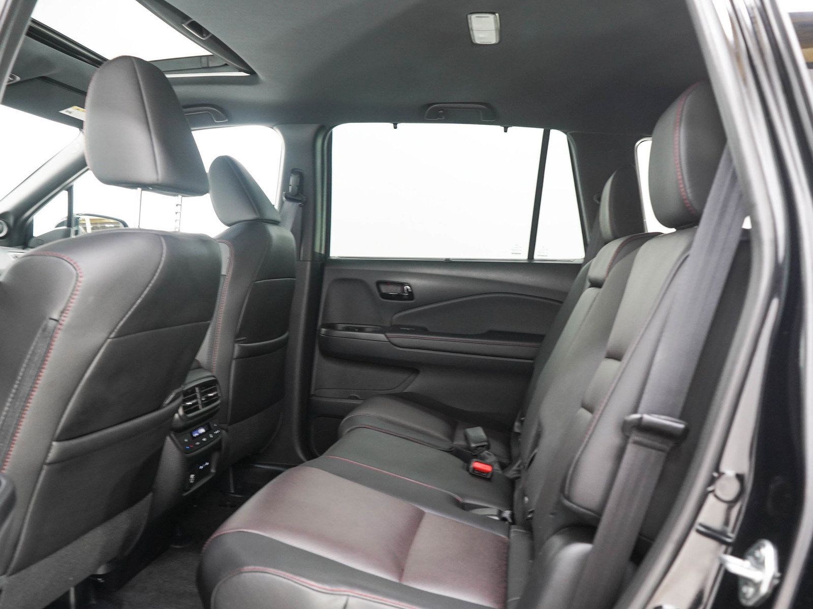 Used 2024 Honda Passport Black Edition image 15