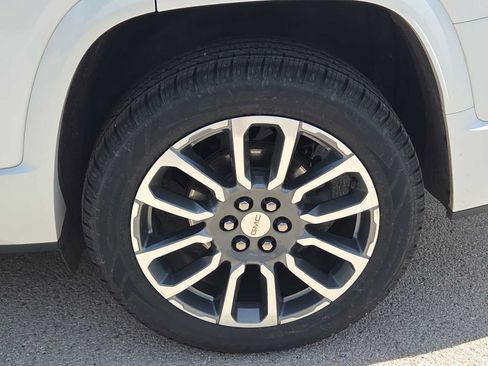 Used 2022 GMC Acadia Denali w/ Denali Ultimate Package AWD/4WD image 12