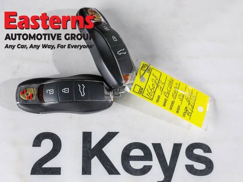 Used 2023 Porsche Macan T image 26