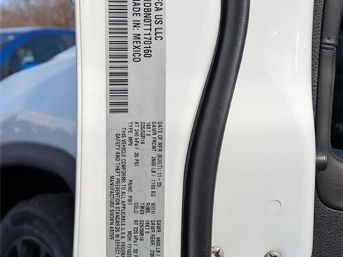 Certified 2026 Jeep Compass Latitude image 32