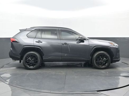 Used 2024 Toyota RAV4 XLE w/ Convenience Package image 2