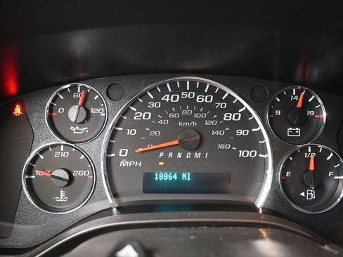 Used 2024 Chevrolet Express 2500 w/ Driver Convenience Package image 26