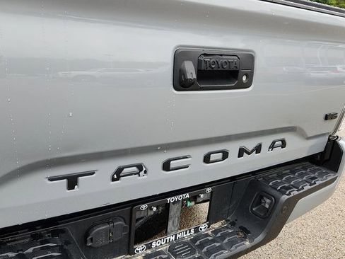 Used 2020 Toyota Tacoma TRD Sport w/ TRD Premium Sport Package AWD/4WD image 30