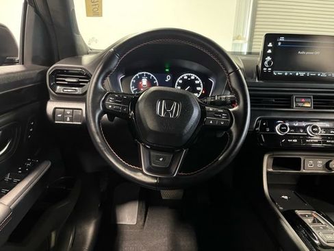 Used 2025 Honda Pilot TrailSport image 24
