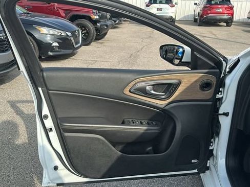 Used 2015 Chrysler 200 C w/ Navigation & Sound Group I image 12