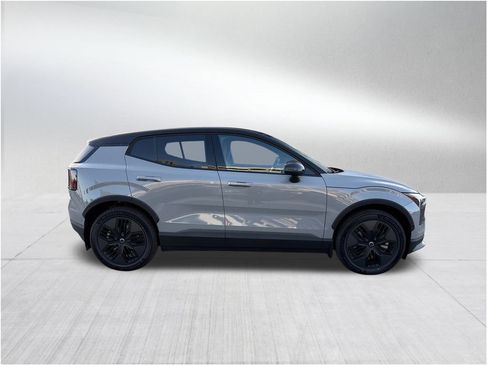 New 2026 Volvo EX30 Cross Country Ultra image 4