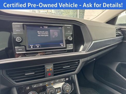 Certified 2024 Volkswagen Jetta SE w/ Panoramic Sunroof Package FWD image 12