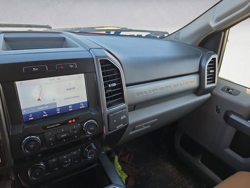 Used 2021 Ford F250 XLT w/ XLT Premium Package image 10