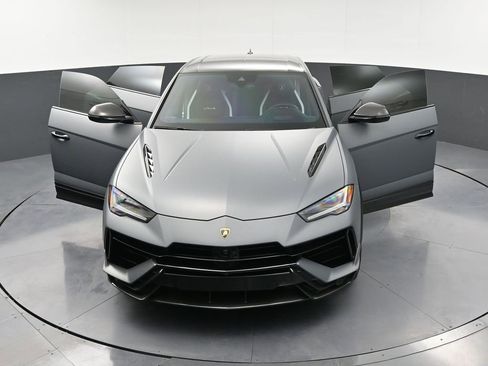Used 2024 Lamborghini Urus Performante AWD/4WD image 39