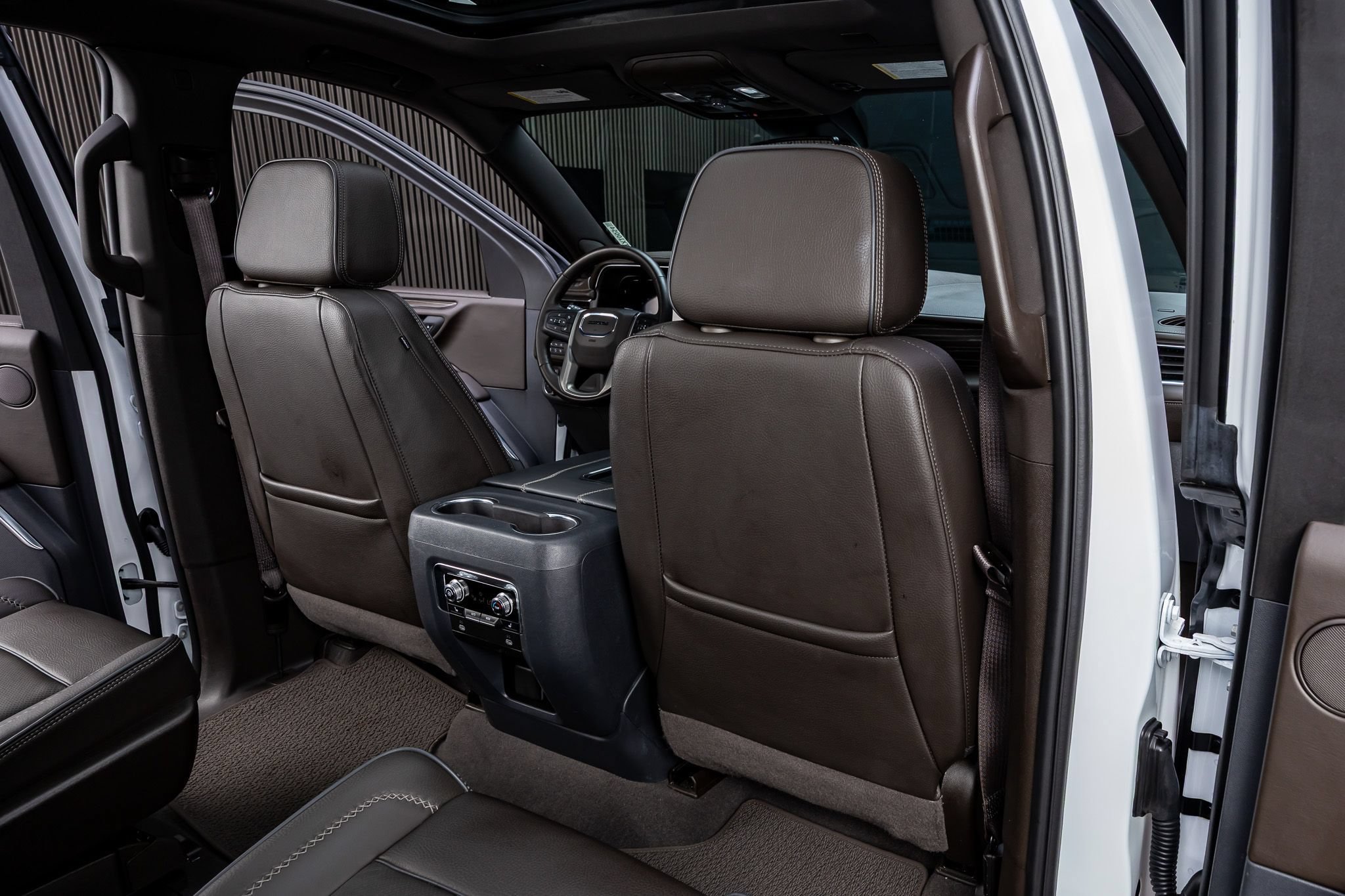 Used 2024 GMC Yukon Denali AWD/4WD image 33