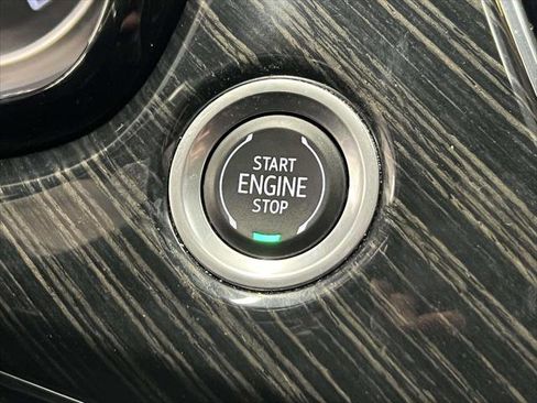 Used 2022 Cadillac XT6 Premium Luxury image 32