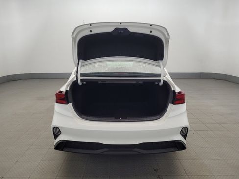 Used 2024 Kia Forte LXS image 29