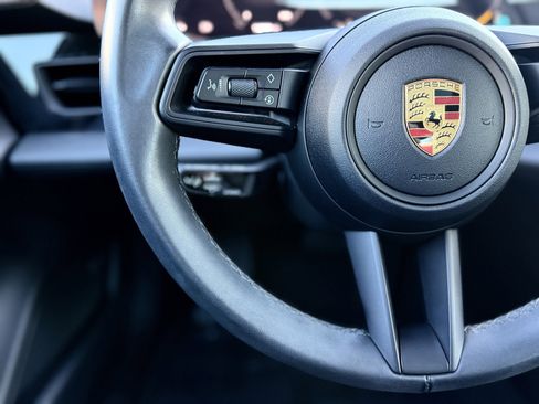 Used 2022 Porsche Taycan image 25