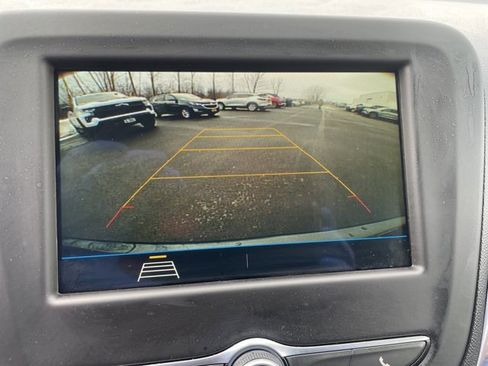 Used 2019 Chevrolet Equinox LT image 18