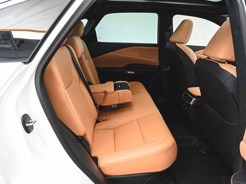 Used 2025 Lexus RX 350 w/ Convenience Package AWD/4WD image 27