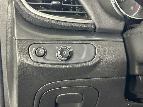 Used 2022 Buick Encore Preferred w/ Safety Package image 19