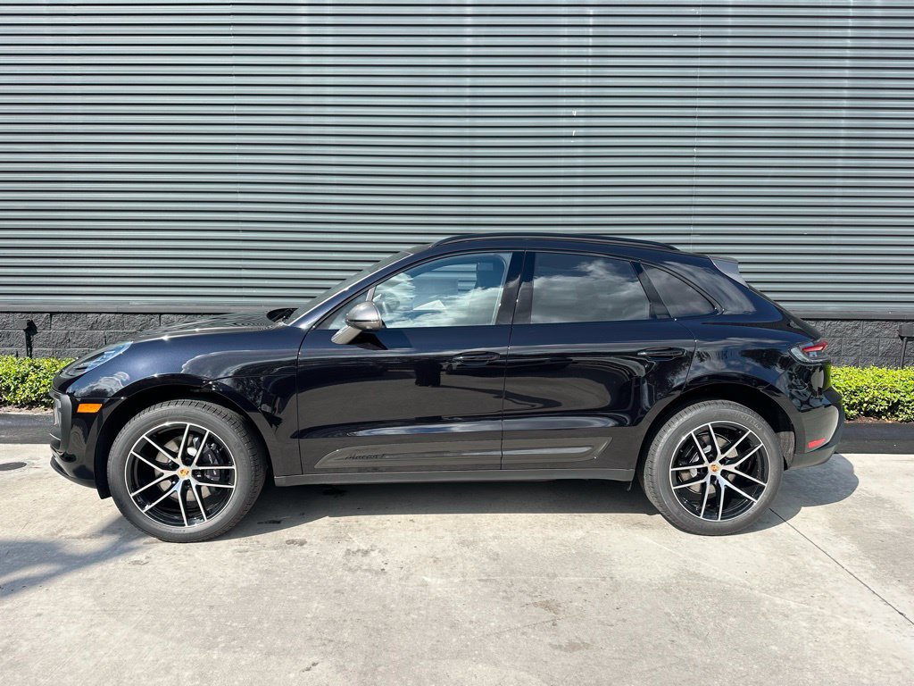 Used 2026 Porsche Macan AWD/4WD image 2