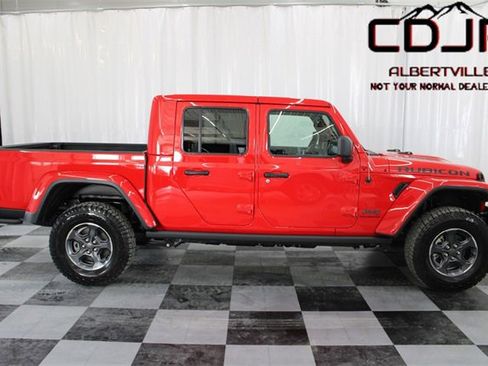 Used 2023 Jeep Gladiator Rubicon w/ Cold Weather Group image 5