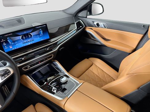 Certified 2024 BMW X6 xDrive40i w/ Executive Package image 25