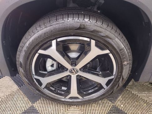 New 2025 Volkswagen Tiguan SE image 5