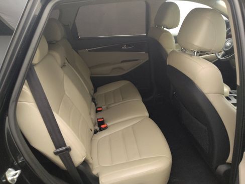 Used 2016 Kia Sorento AWD image 19