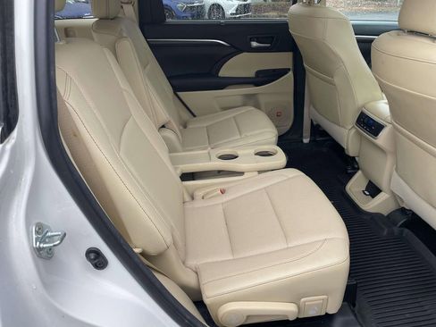 Used 2016 Toyota Highlander Limited image 47