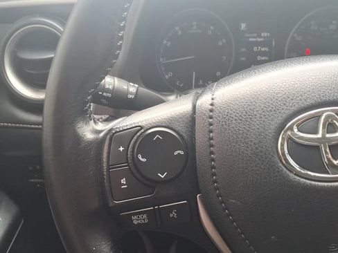 Used 2017 Toyota RAV4 XLE AWD/4WD image 8
