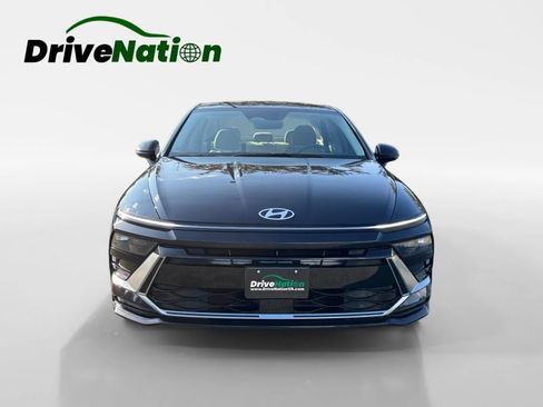 Used 2025 Hyundai Sonata SEL FWD image 2