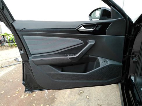 Used 2025 Volkswagen Jetta GLI Autobahn image 11