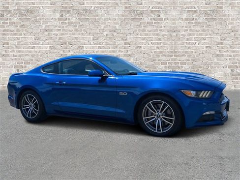 Used 2017 Ford Mustang GT image 1
