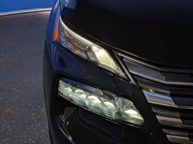 Used 2024 Nissan Rogue SV FWD image 11