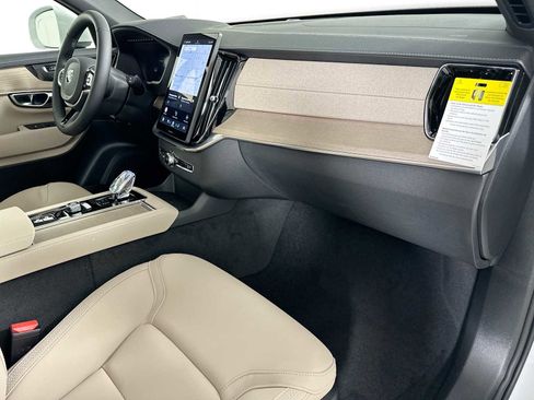 New 2025 Volvo XC90 B5 Plus w/ Protection Package Premier image 29